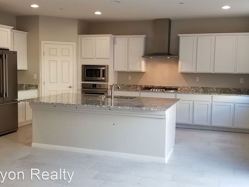 1st image of 2938 Tremont Ave