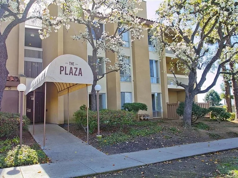 Entrance from Diamond St