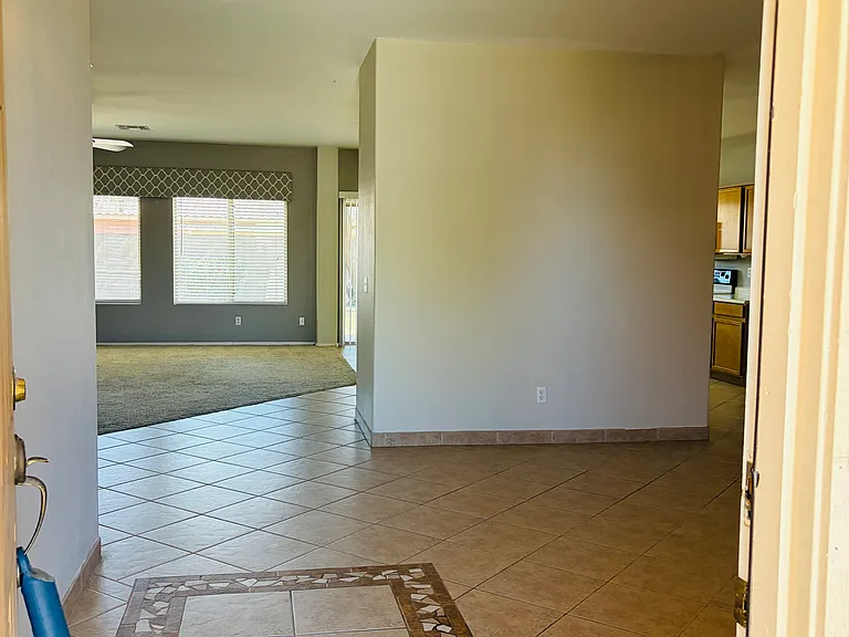 1042 E Canyon Way — Photo 5