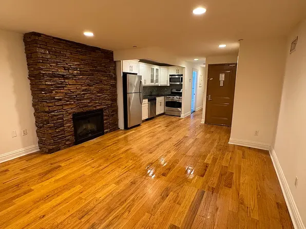 212 E 35th St, New York, NY