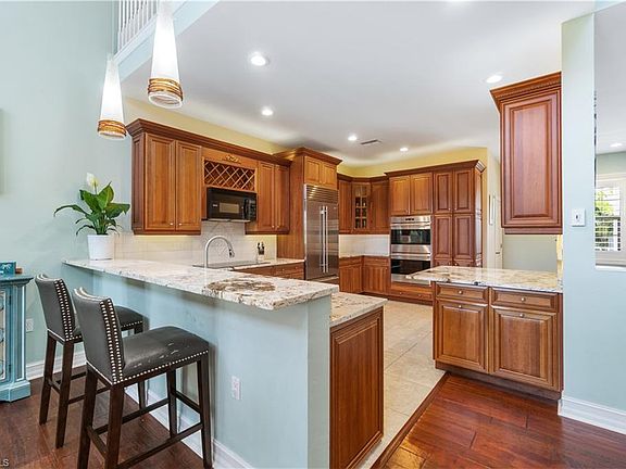 3rd image of 207 San Mateo DR