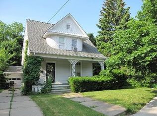 873 Larkin Ave, Elgin, IL 60123