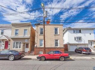 17 Green Ct FLOOR 1, Lodi, NJ