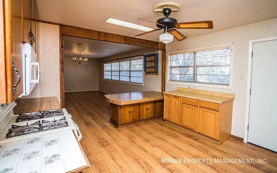 4 bedroom/ 2 bath | 3510 Baumann Ave. — Photo 4