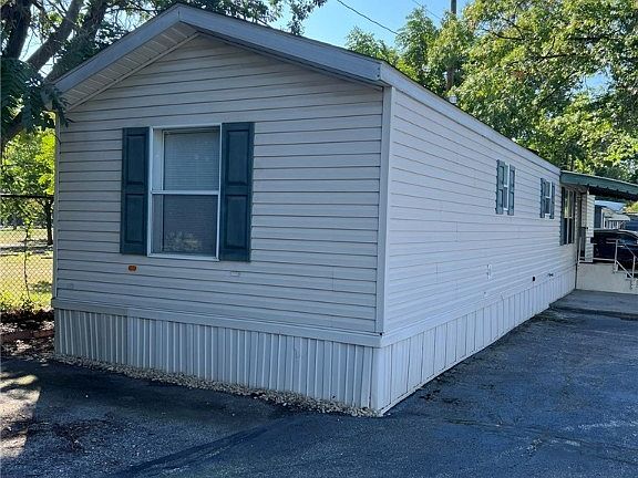3rd image of 8109 Russell Ln
