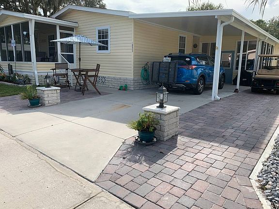 2nd image of 10923 Yucatan Ave