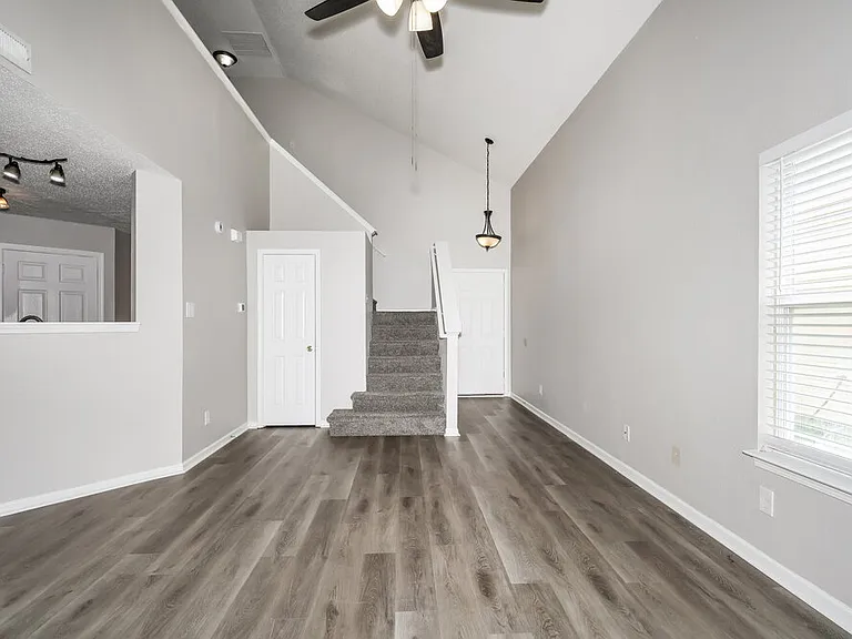 1178 Kenwood Dr — Photo 7