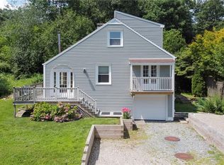 9 Albatross Dr, Saunderstown, RI 02874