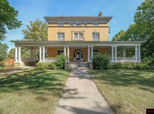 831 3rd Ave NE, Waseca, MN 56093