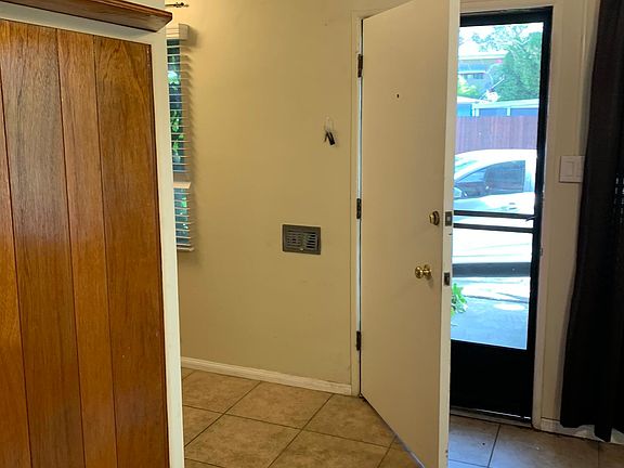 5th image of 1921 Peyton Ave APT C
