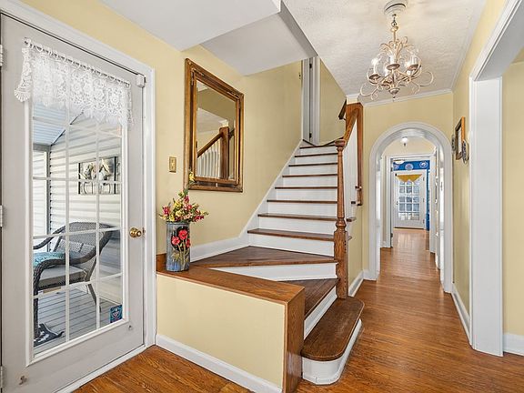 4th image of 791 Woodland Rd