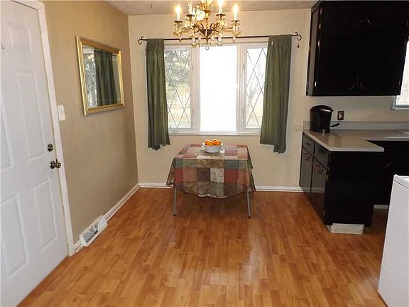 4th image of 1926 Lilac Dr