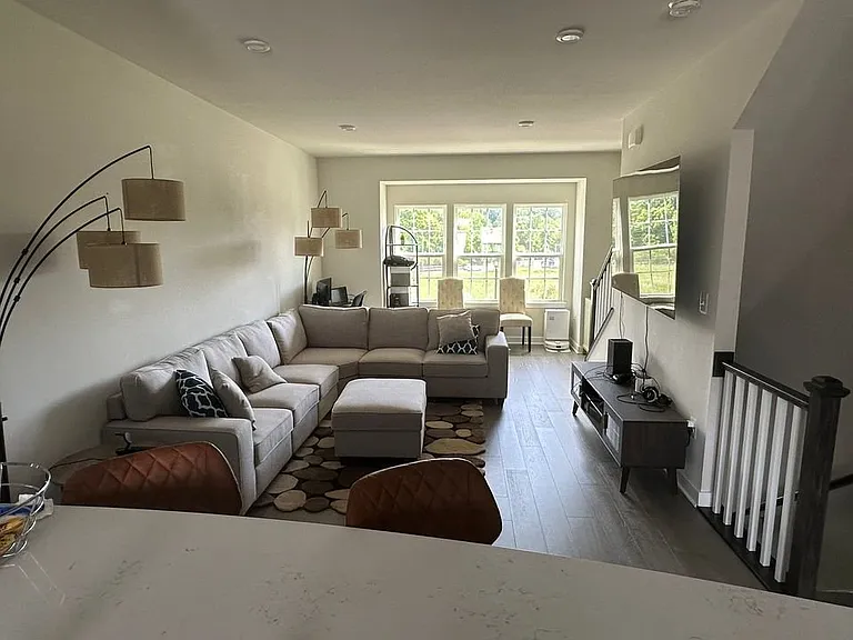 1006 Alum Spring Rd — Photo 12