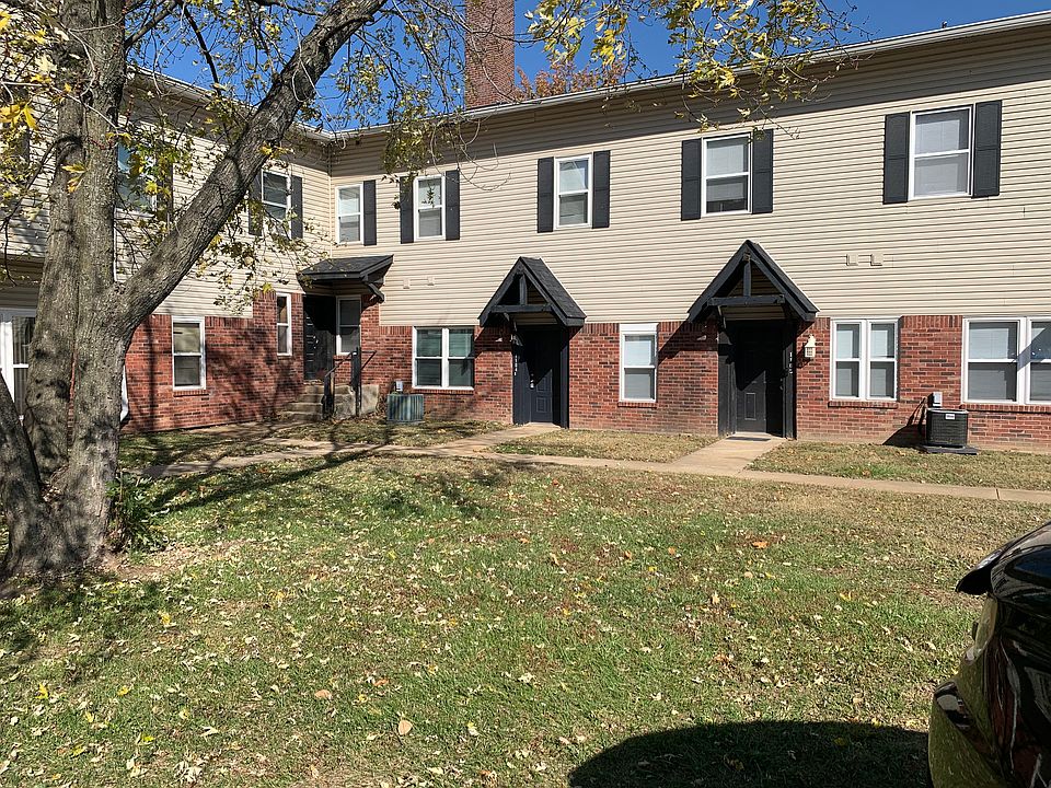 1st image of 1104 Barrington Ln #1104