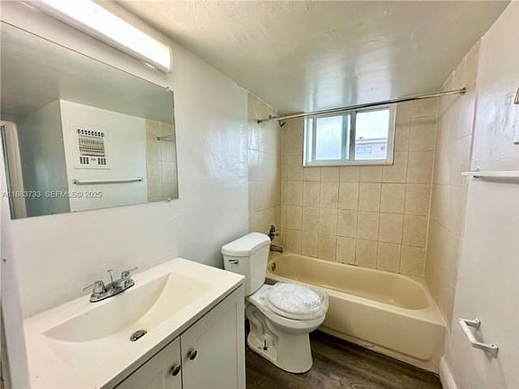 2nd image of 109-13285 NE 6th Ave #109