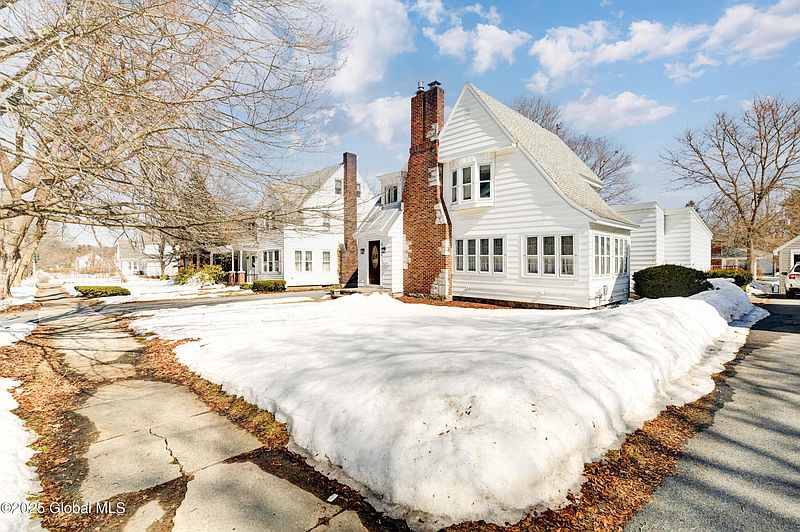3rd image of 36 East Boulevard