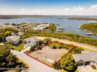 141 Split Rock Dr, Hollister, MO 65672