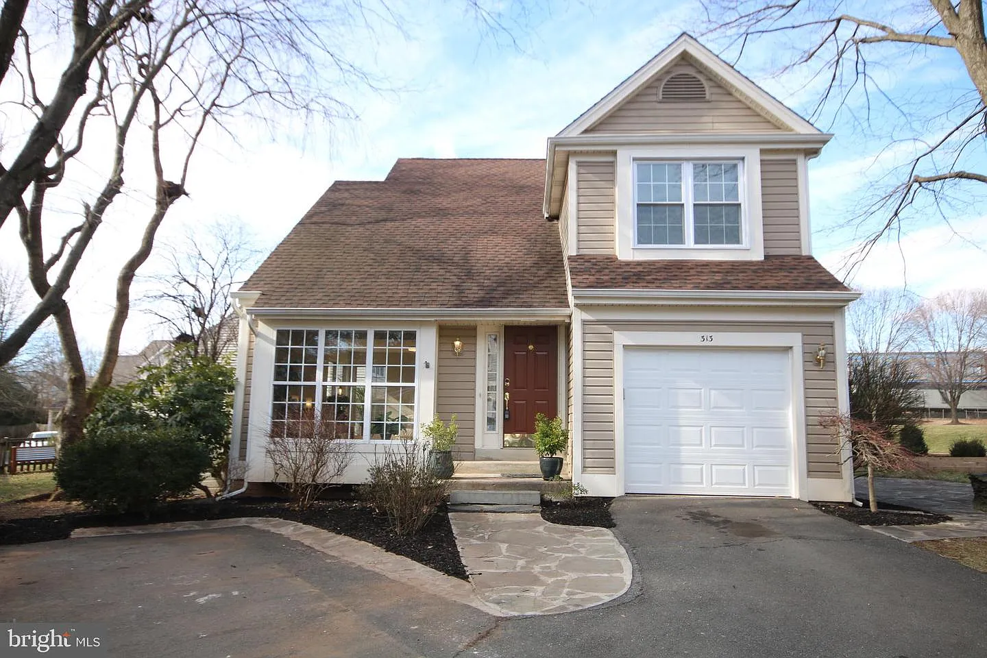 313 Foxridge Dr SW photo 1