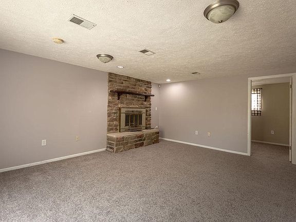 4th image of 2236 Genevieve Ln