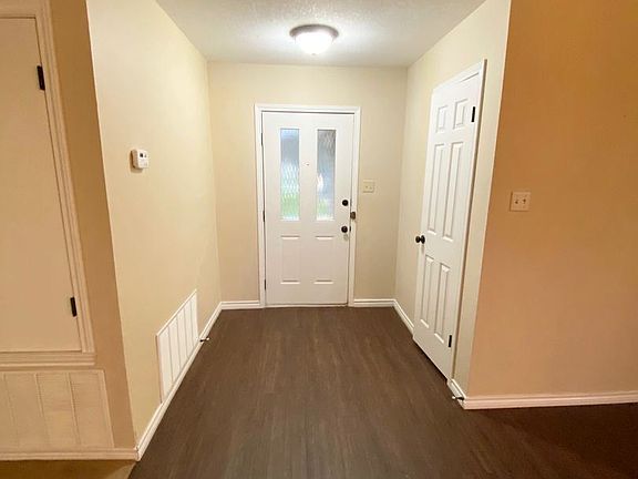 4th image of 109 River Hills Dr