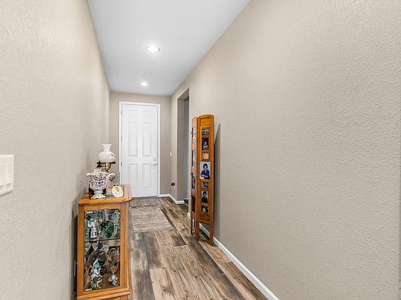 2nd image of 3401 Bella Luna Dr