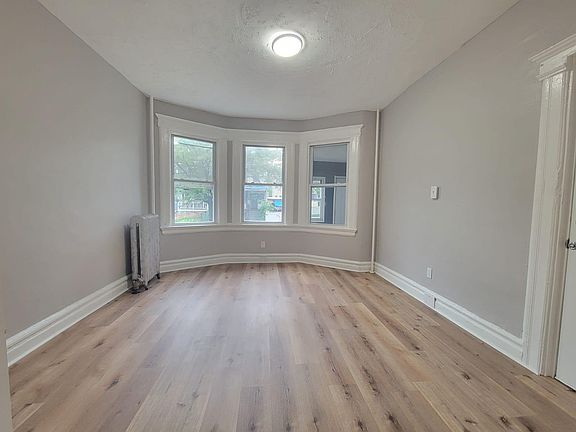 3rd image of 846 S 14th St #11E