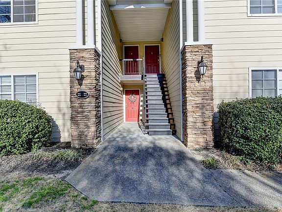 2nd image of 1468 Briarwood Rd #805
