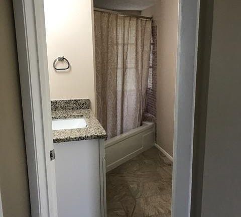 5th image of 5816 Larchwood Ave