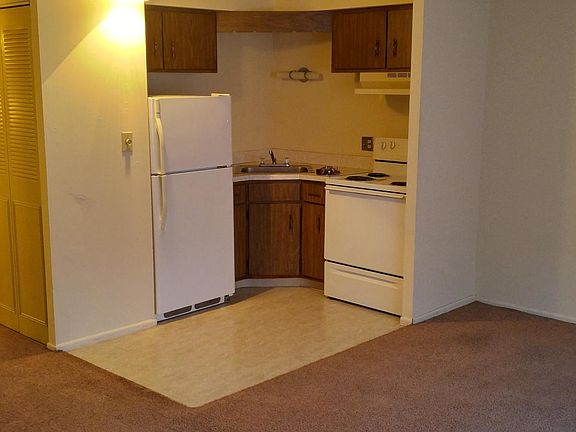 5th image of 7416 Franklin St APT 204