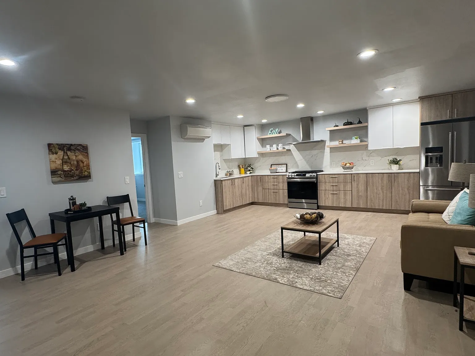 2 bed, 1081 sqft, $2,600 — Photo 1