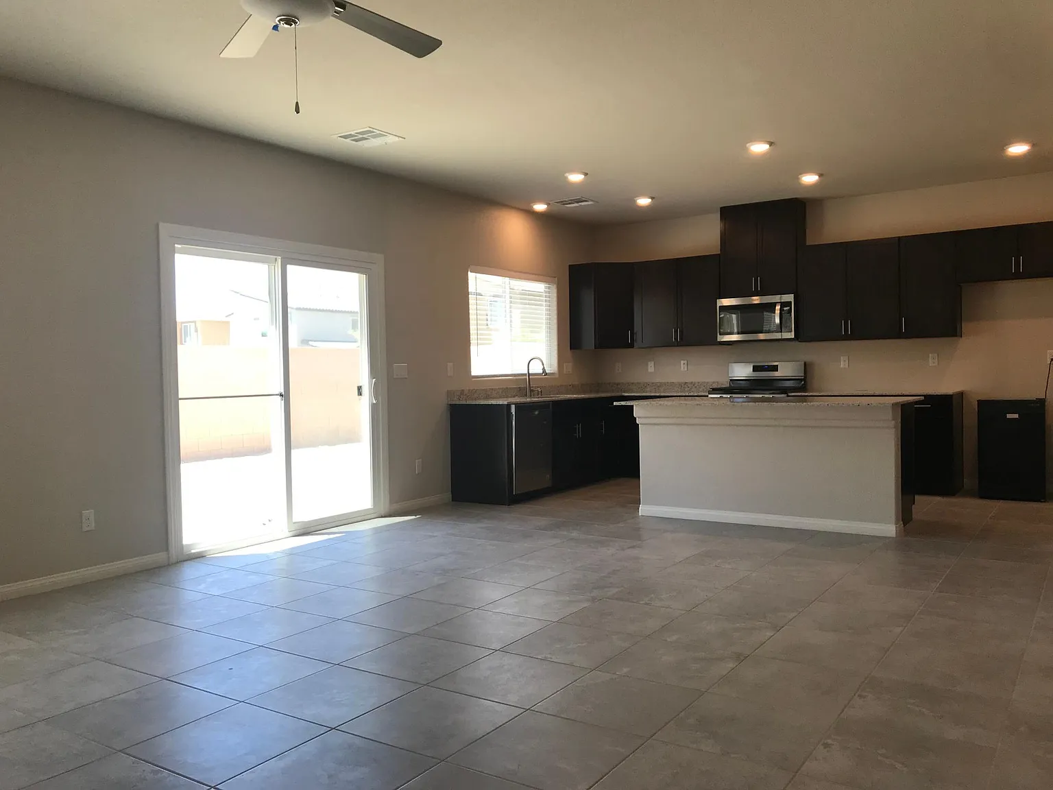 5 bed, 2988 sqft, $2,800 — Photo 4