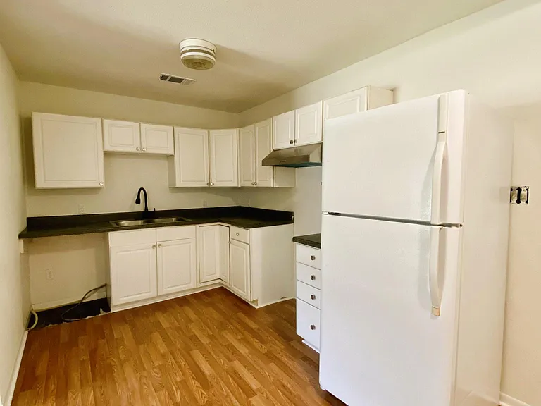 235 Jasmine Ln — Photo 3