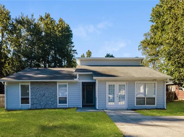 3240 Trotters Walk Cir, Snellville, GA 30078