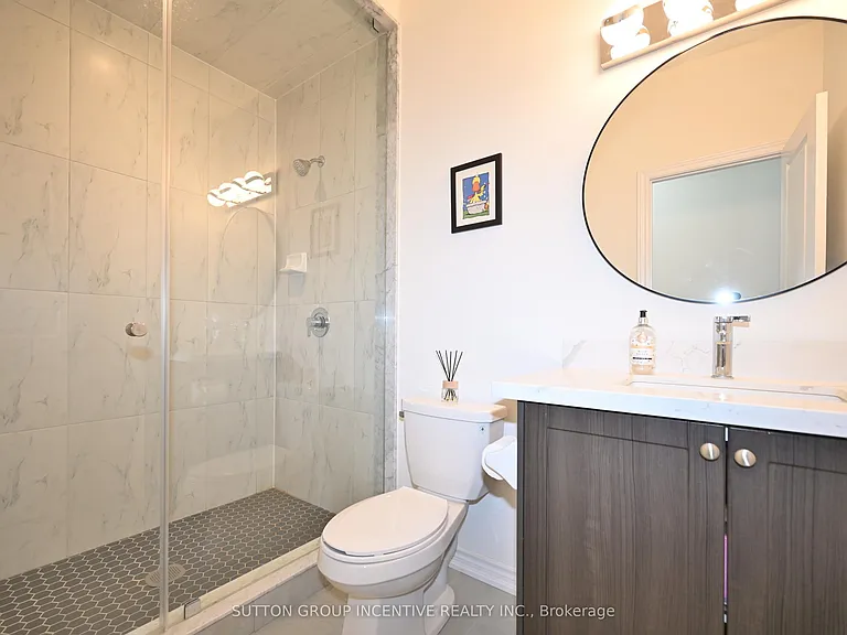 23 Beatrice Dr — Photo 33