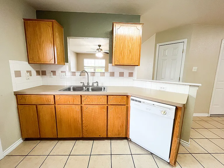 310 N 10th St #B — Photo 10
