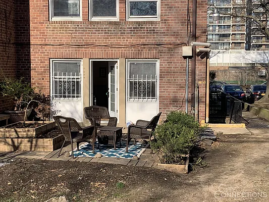 Sold by City Connections Realty | media 27