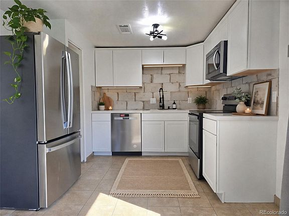 3rd image of 1723 Robb Street #33