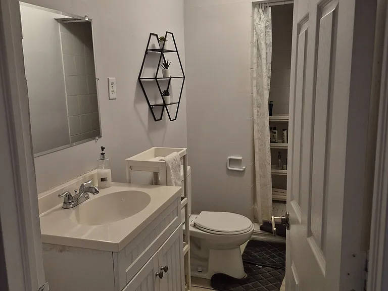 3072 Caulfield Cres — Photo 5