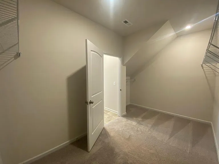 308 Sycamore Dr — Photo 9