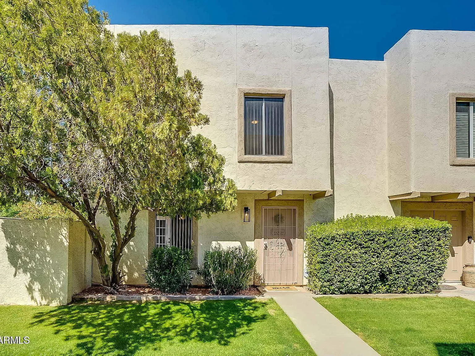 3 bed, 1.0 bath, 1053 sqft, $2,500 — Photo 2