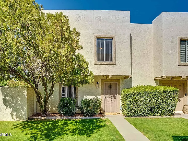 7906 E Keim Dr — Photo 2