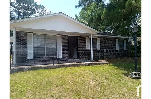 5818 London St Photo 1