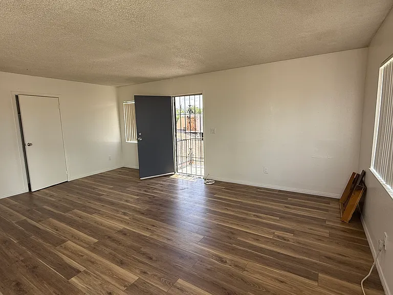 721 Upton Dr #4 — Photo 1