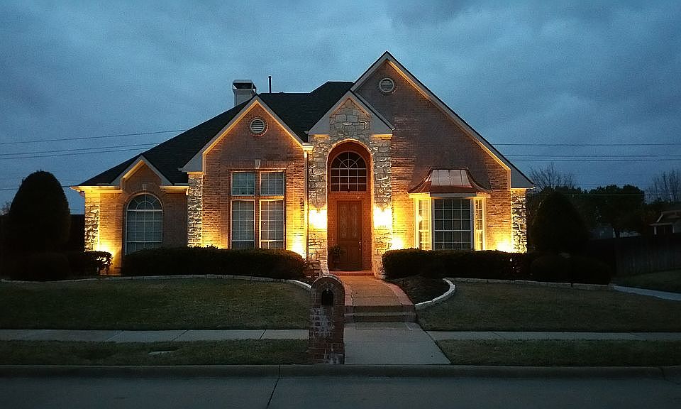 1st image of 3913 Newhall Dr