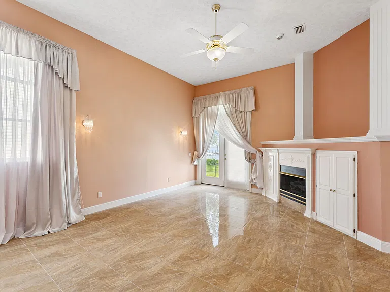 111 Florida Ave — Photo 19