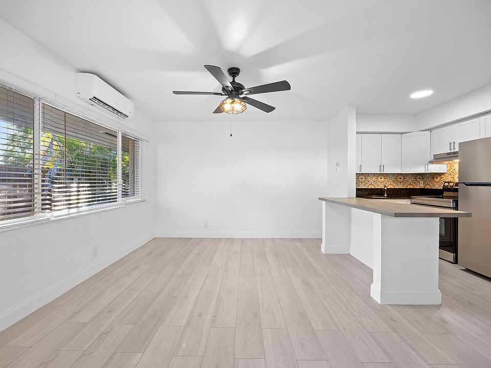 1st image of 1125 SW 15th Ave #1