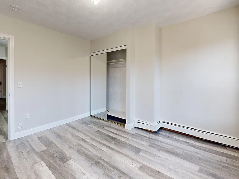 137 Chelsea St #2 — Photo 10