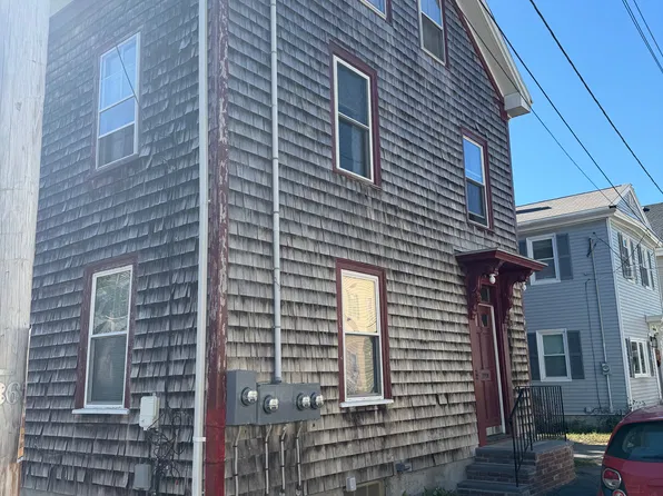 9 Burnside St #1, Salem, MA 01970
