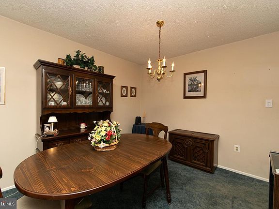 5th image of 29 Chiswick Dr