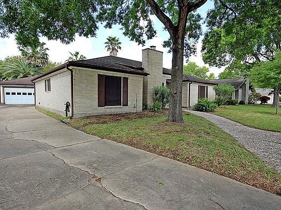 2nd image of 3815 Plum Hollow Dr